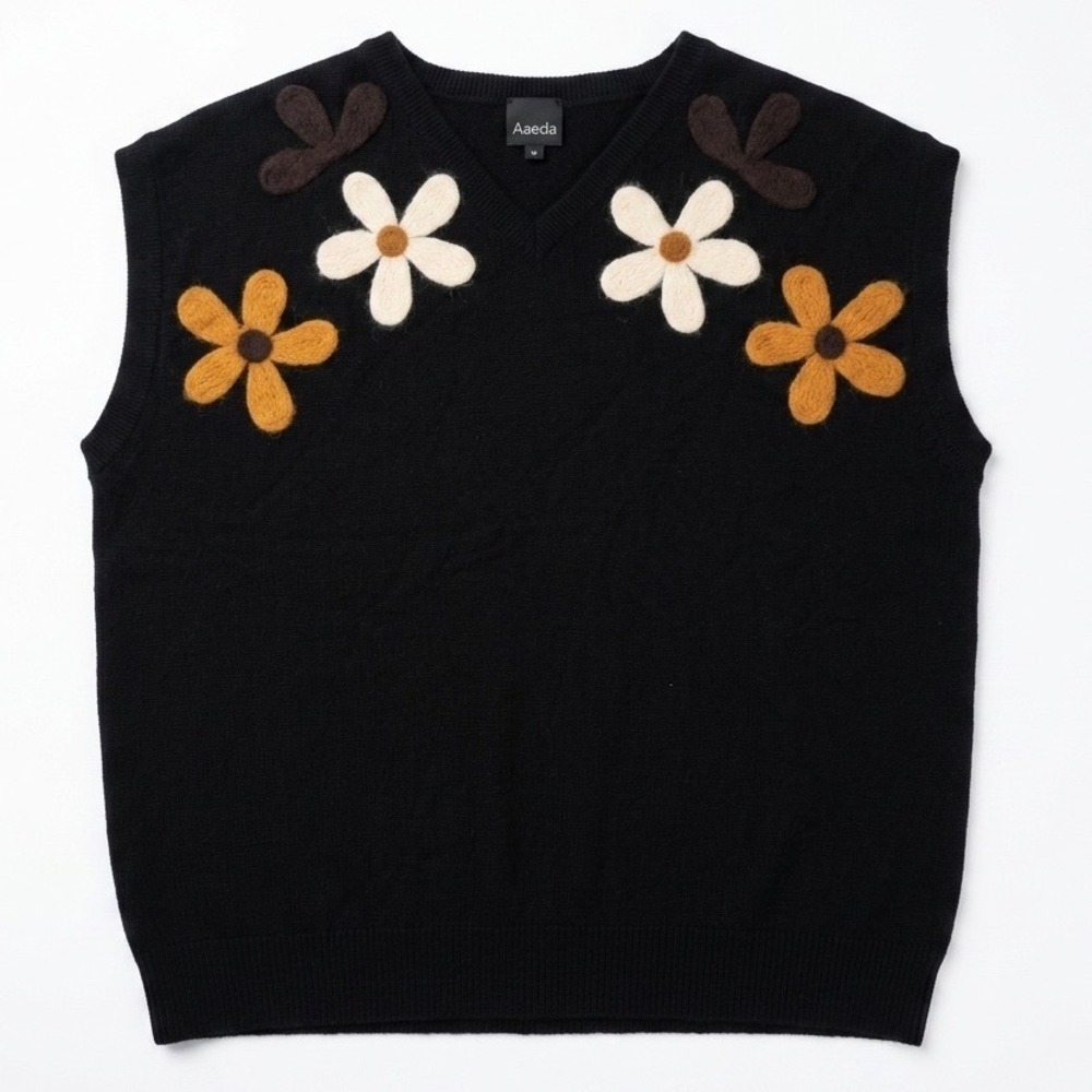 Aaeda Womens Black Floral Applique Sleeveless Knit Top Size S Flower Butterfly